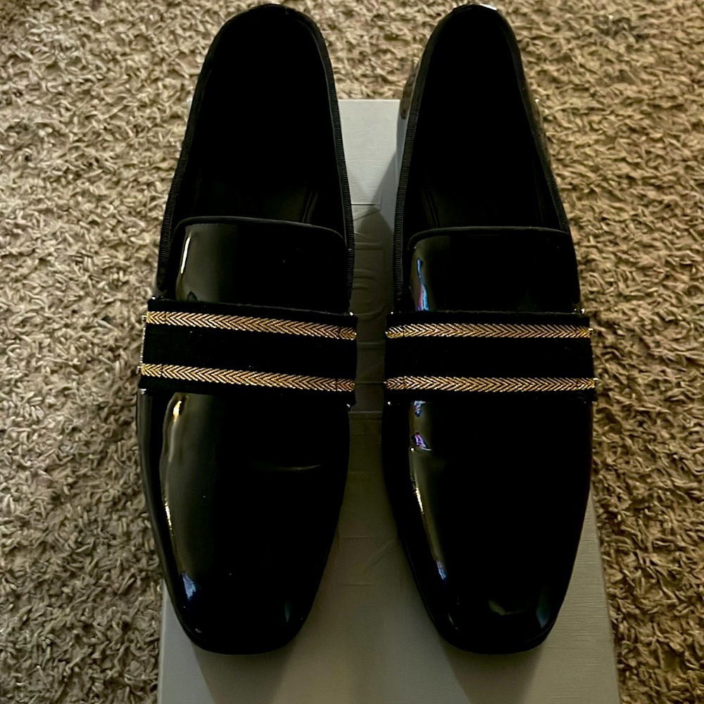 Beautiful Jimmy Choo, I only wear this beautiful once. You won’t regret buy it.